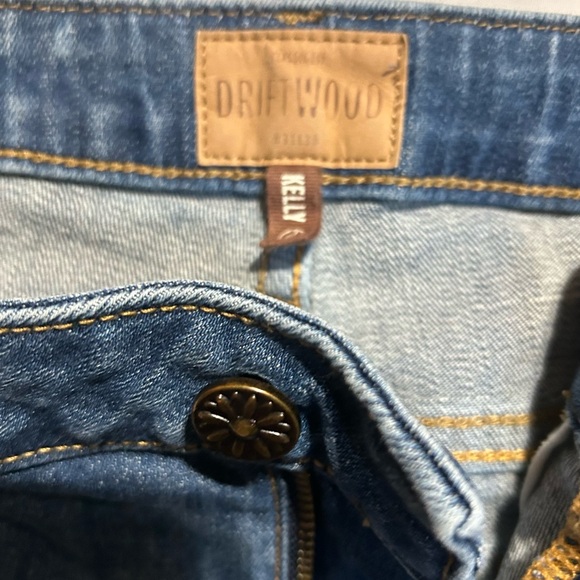 DRIFTWOOD Blue Jeans with Floral Embroidery 31P - Picture 5 of 13